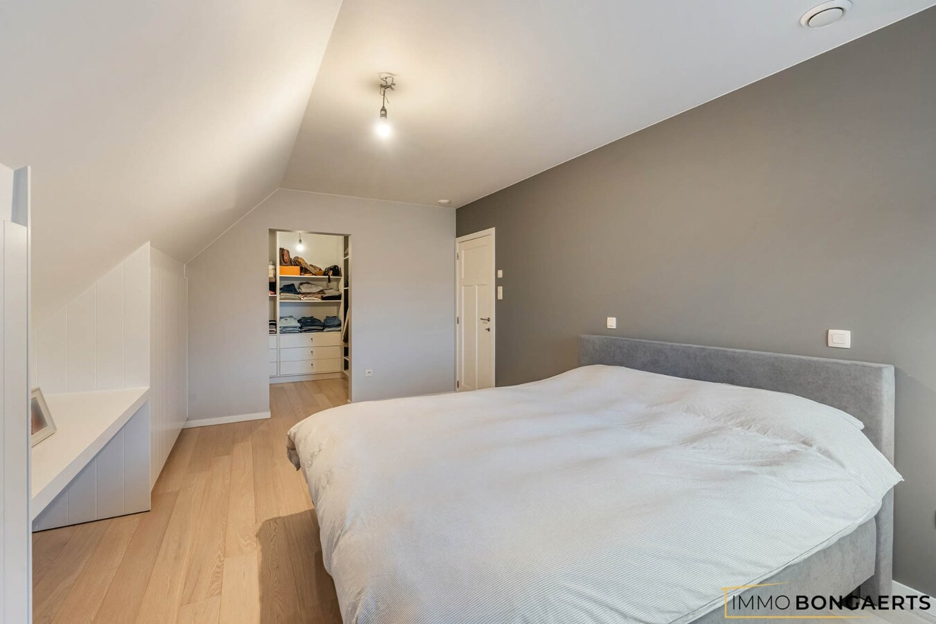 Prachtig afgewerkte woning met praktijkruimte 