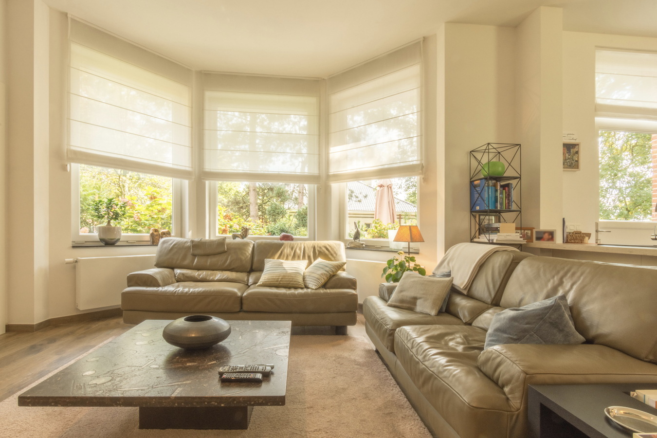 Gelijkvloers luxe 2-slk-appartement met privatieve tuin. 