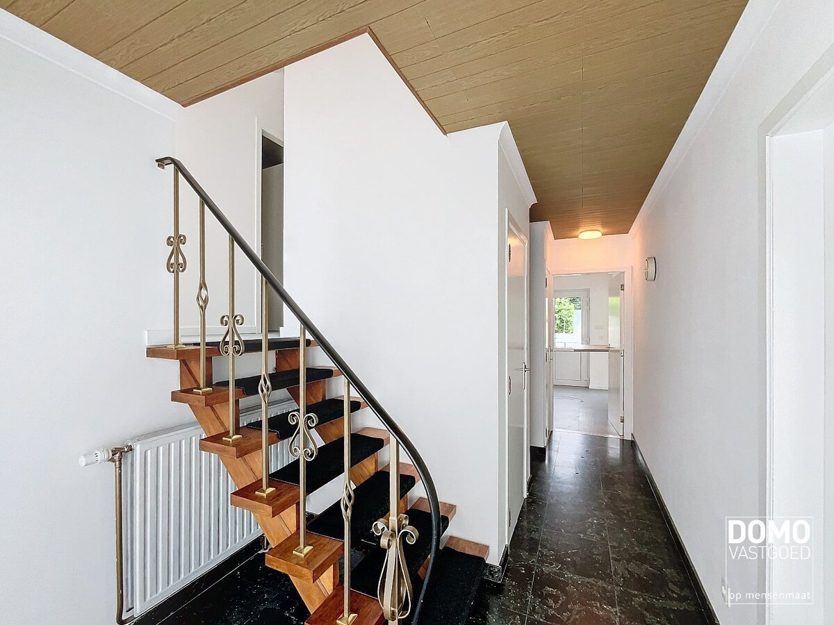 Gerenoveerde woning met tuin en inpandige garage gelegen te Spalbeek, 2 slaapkamers, 140m² bewoonbare oppervlakte, Energielabel C 