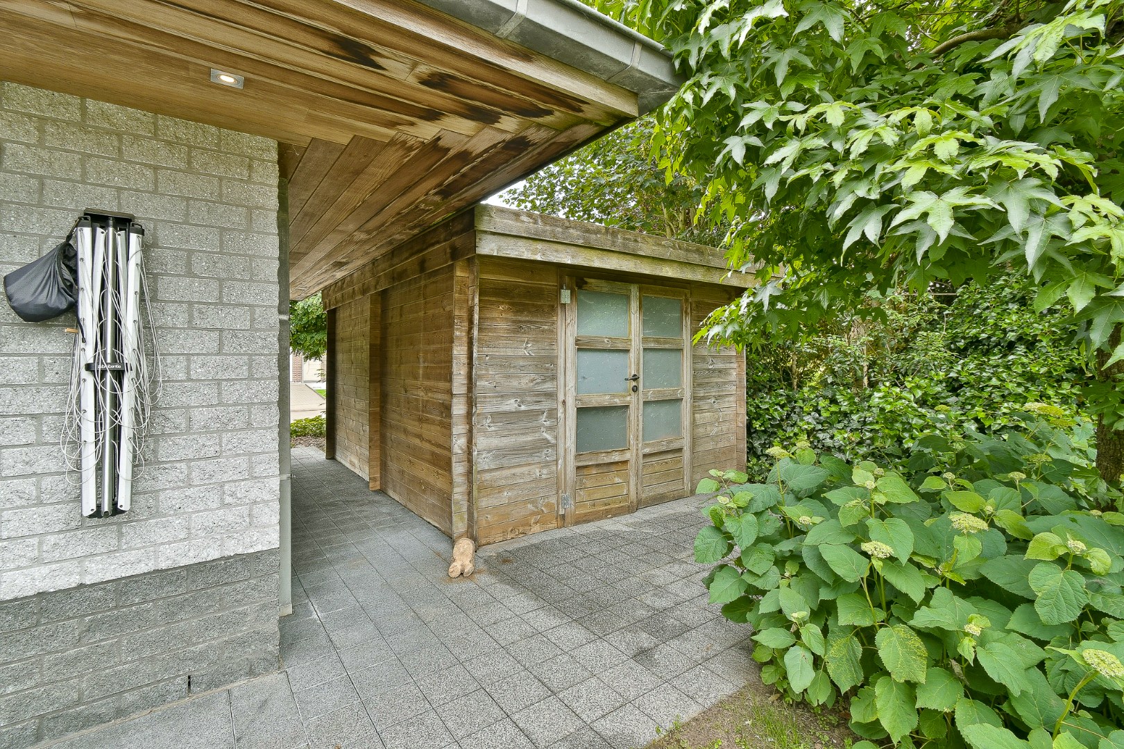 Instapklare alleenstaande woning met 4 slaapkamers op rustige ligging in Koekelare 