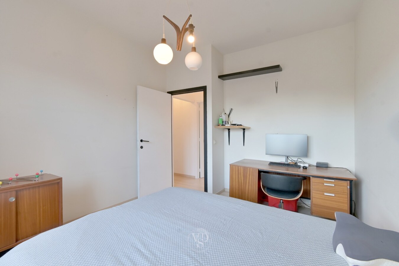 Exceptioneel ruim appartement in centrum Gavere. 