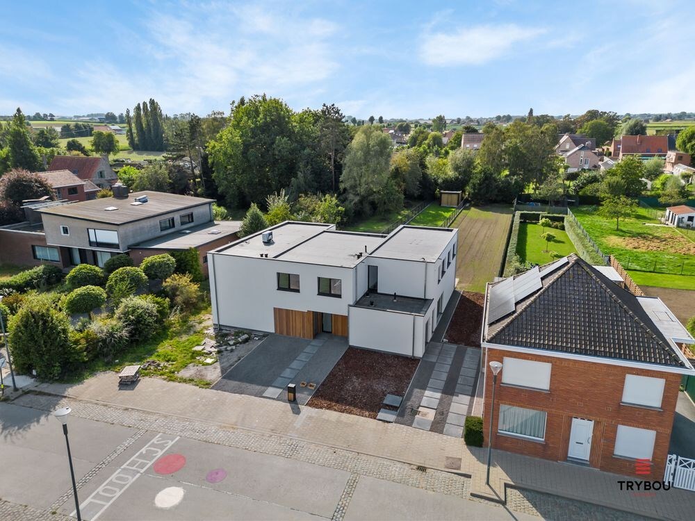 Moderne halfopen nieuwbouwwoning met 3 slaapkamers 