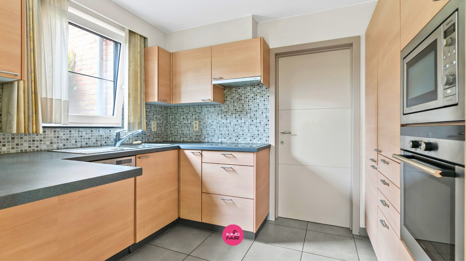 Instapklaar, gelijkvloers appartement in Wiemesmeer 