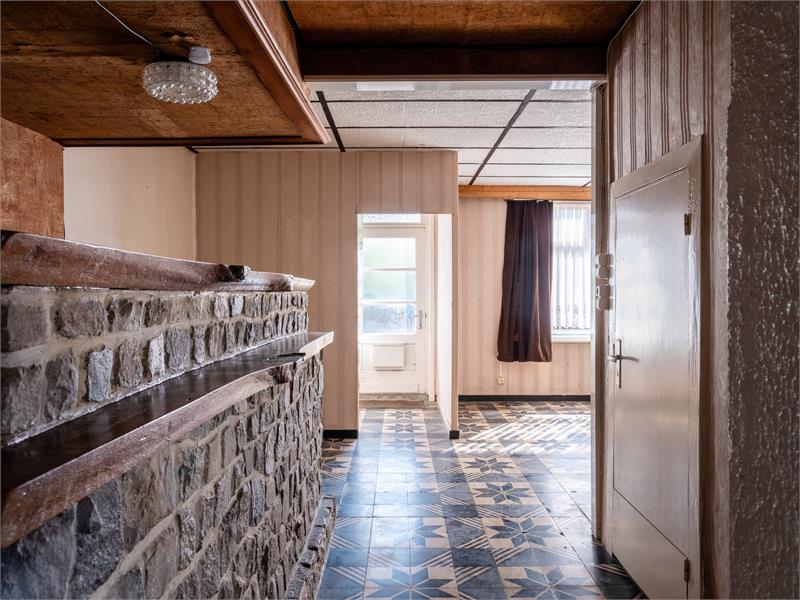 Charmante halfopen woning te Watervliet met potentieel. 