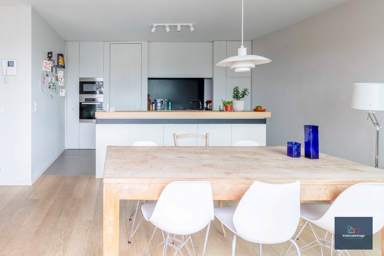 Schitterend dakapp. met 2-slp. terras en garage 