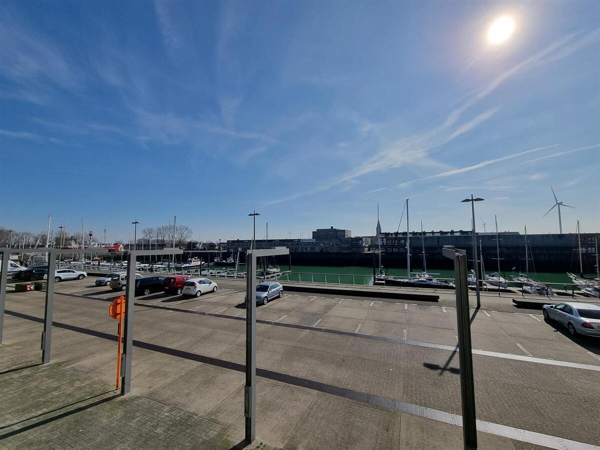 Zeer ruim, op te frissen appartement van 118m² met prachtige zichten - Zeebrugge 