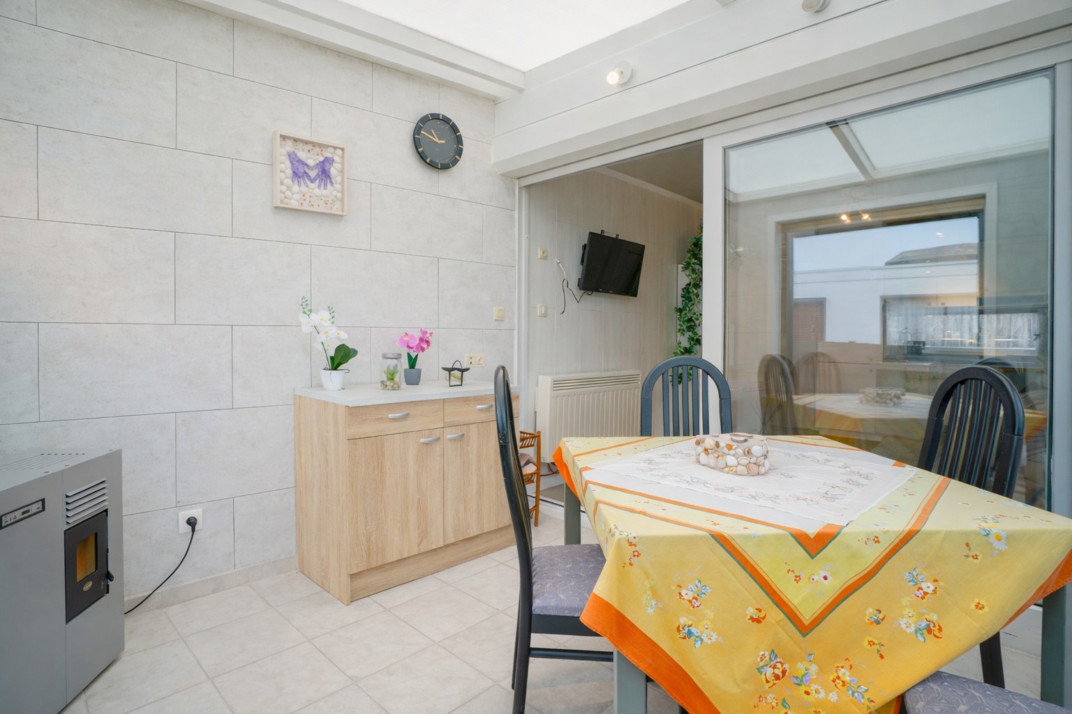 Gezellige vakantiewoning met 2 slaapkamers te Koksijde, nabij het natuurgebied de Doornpanne duinen. 