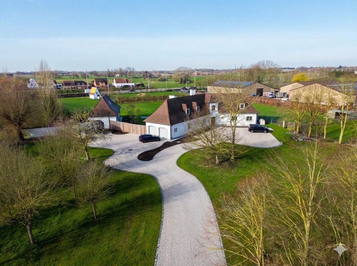 Te koop - Landhuis - Kuurne