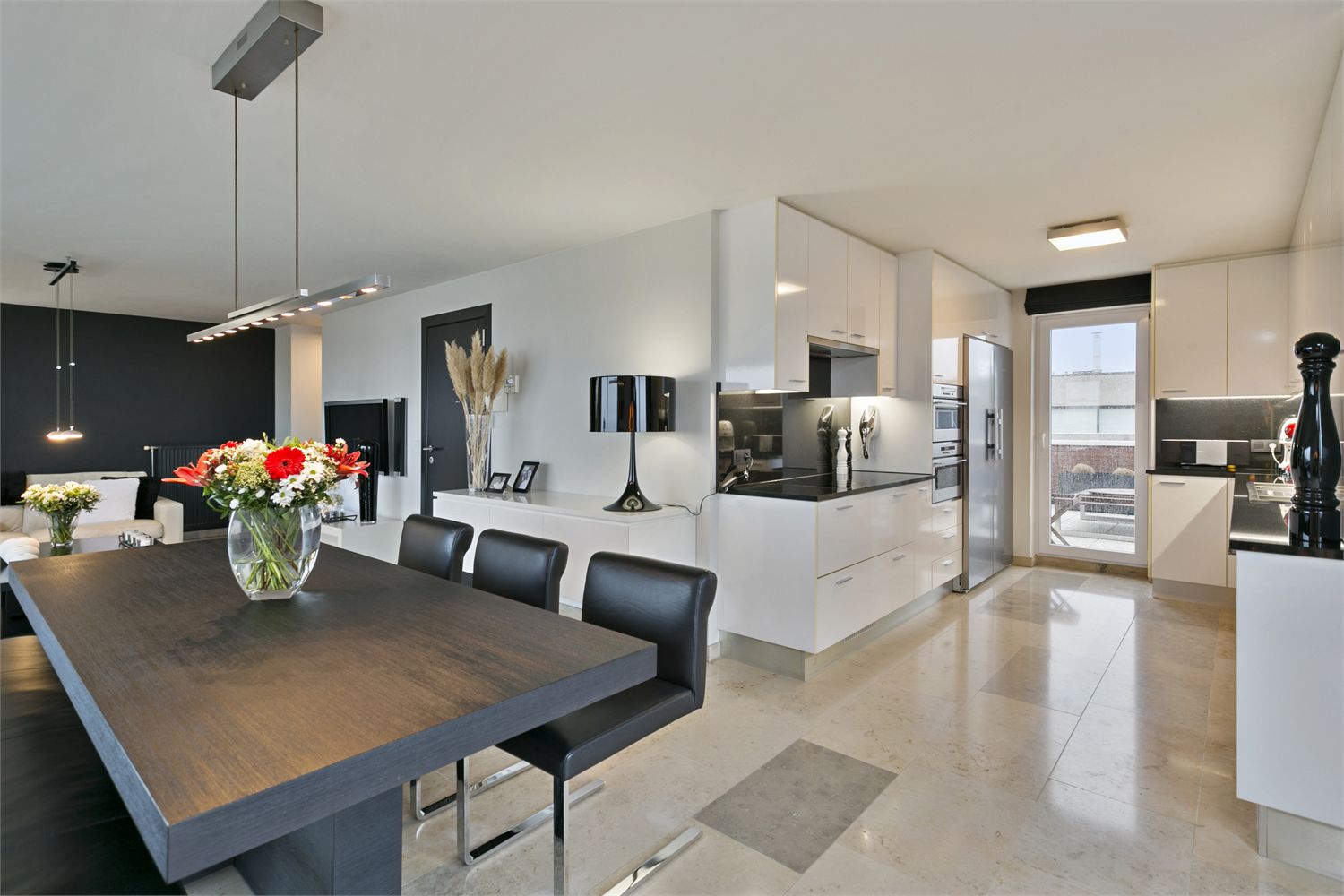 Dakappartement te koop. 