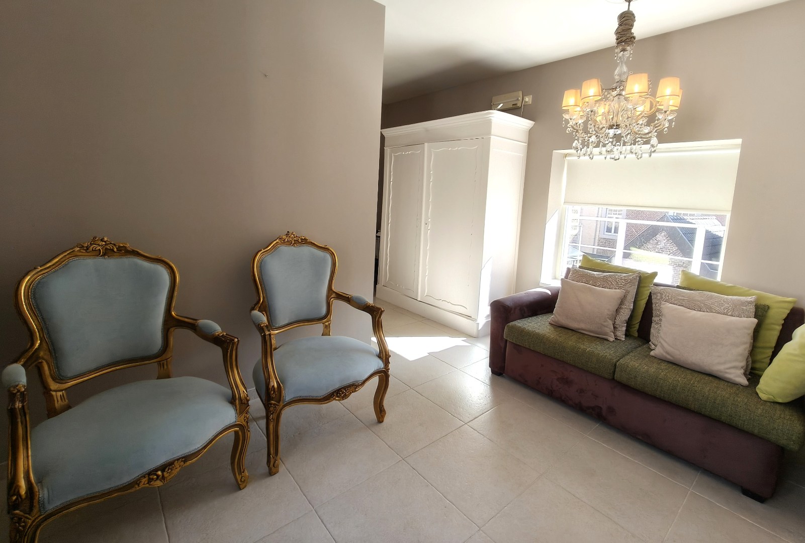 Gebouw met 3 vakantiestudio's 