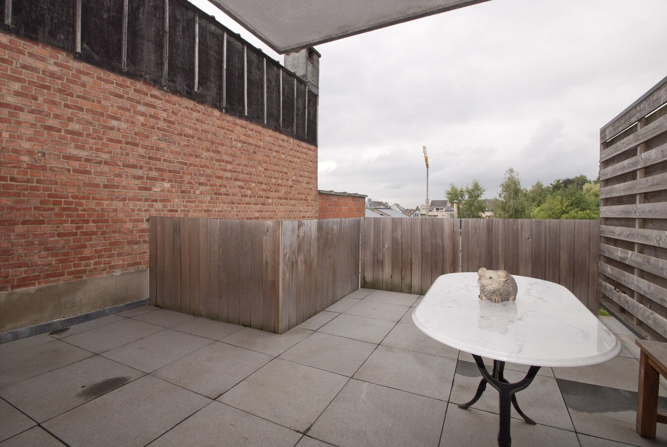Instapklaar appartement met lift - 1 slpk, terras, 2 parkings 