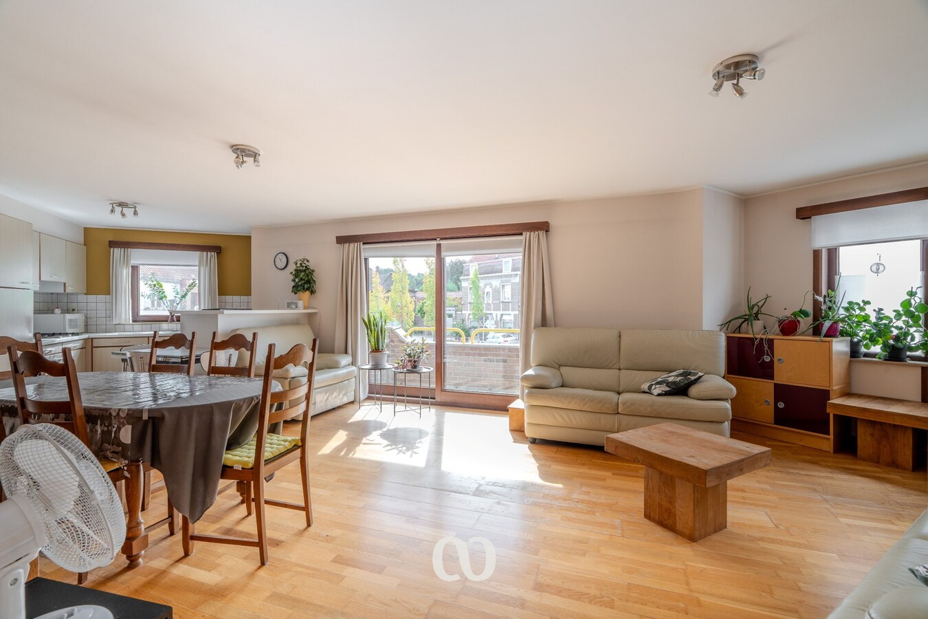 Gezellig en lichtrijk appartement met garage in het centrum van Oudenaarde 