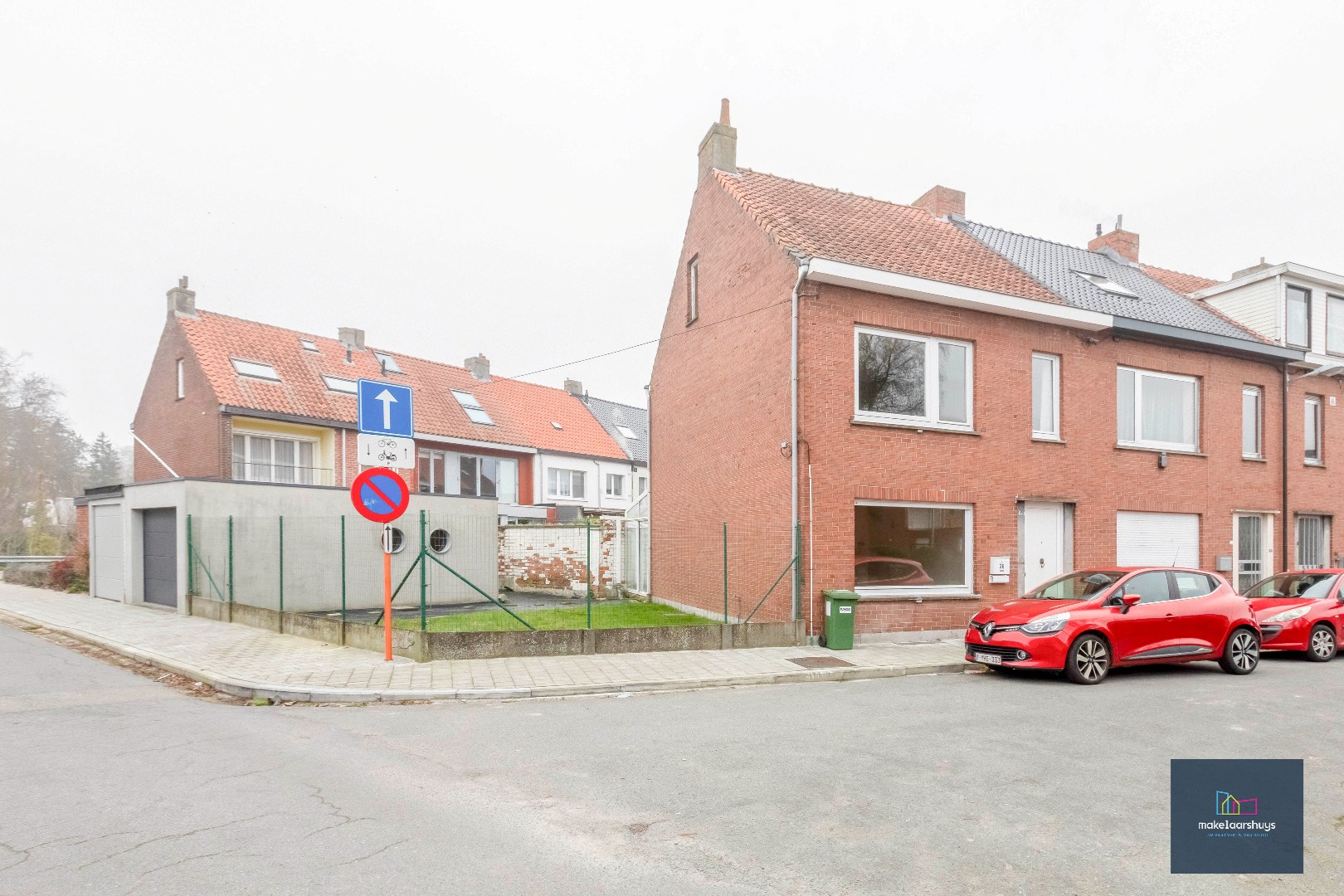 Te renoveren HOB met garage in Mariakerke 