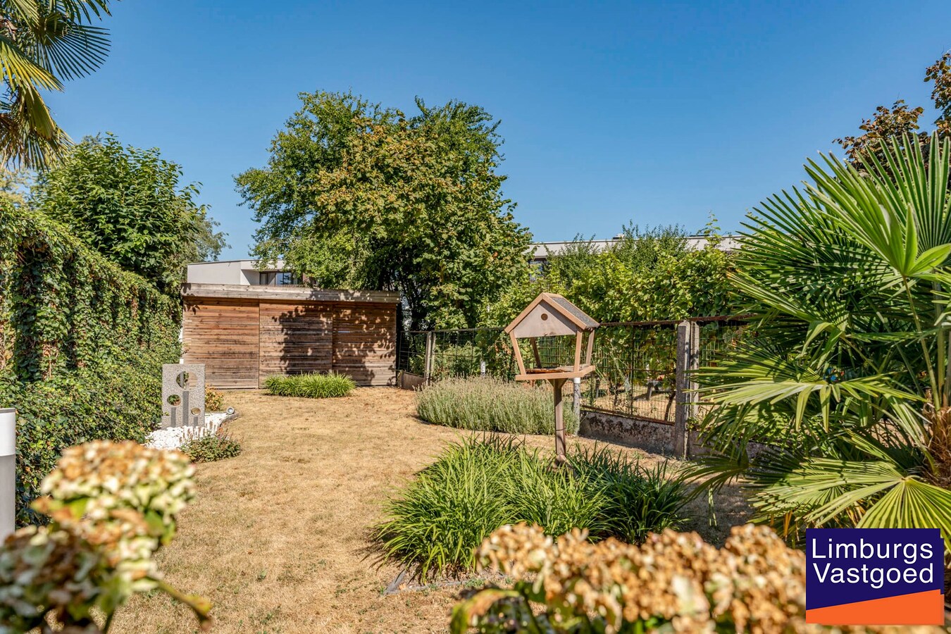 Uitzonderlijke stadswoning met praktijkruimte en tuin, tussen de kleine en grote ring 