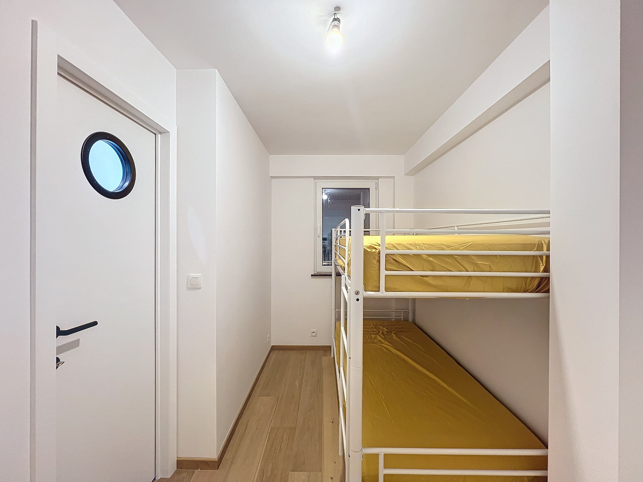 Stijlvol gerenoveerd 1-slaapkamerappartement met zeezicht op een toplocatie 