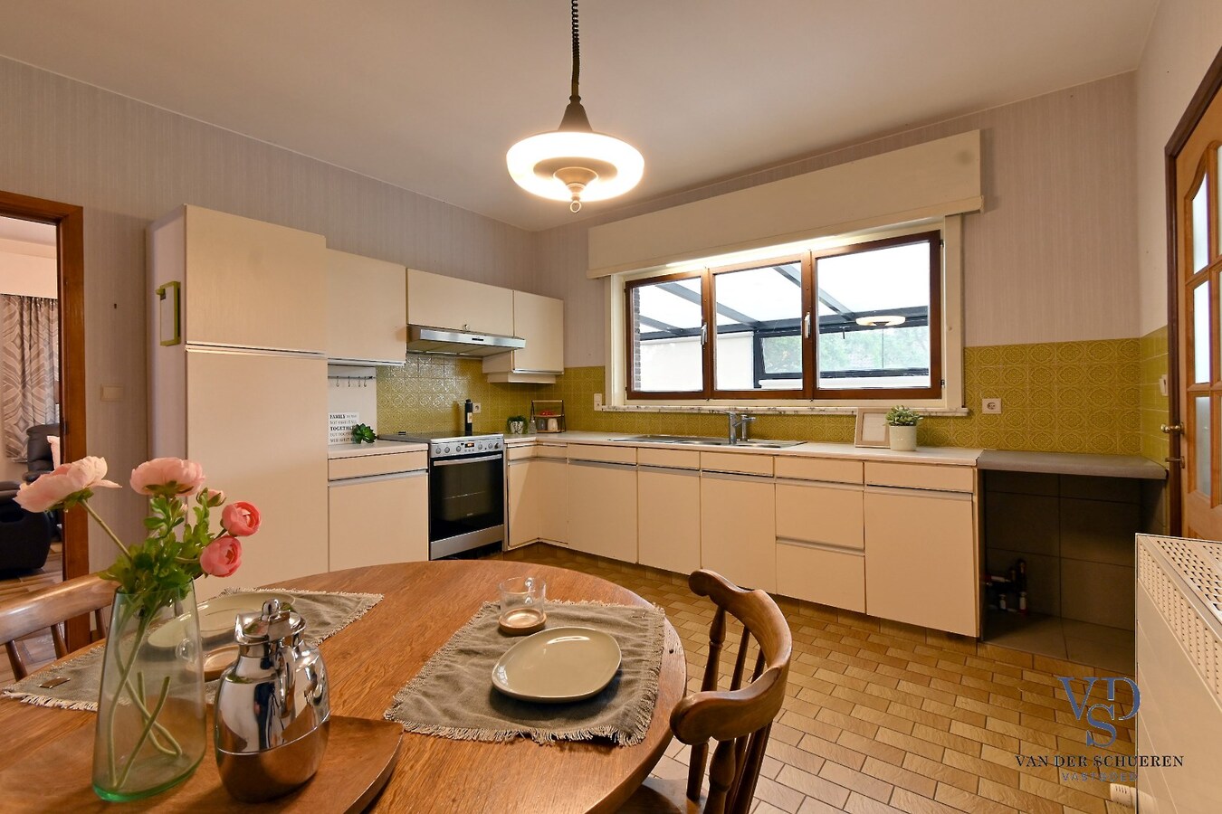 Degelijke laagbouw met grond (> 3600 m²). 