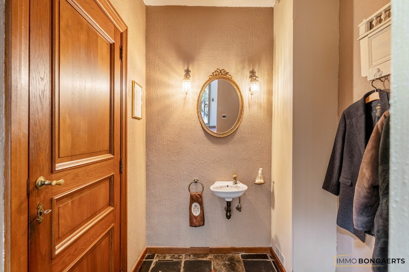 Prachtige villa met praktijkruimte en royale tuin in Houthalen-Oost 