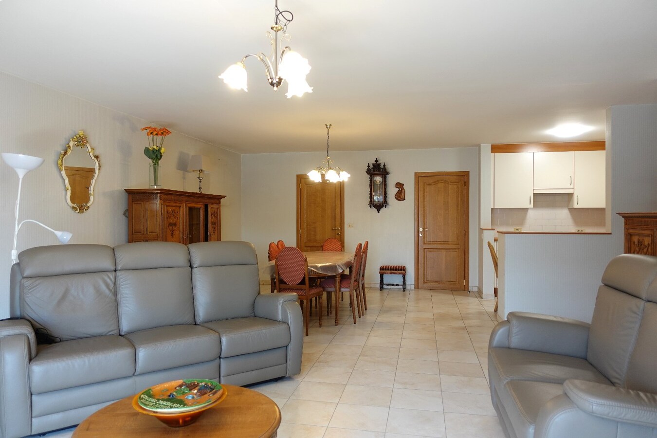 Ruim appartement te koop in Residentie Permeke op een uitstekende locatie te Jabbeke 