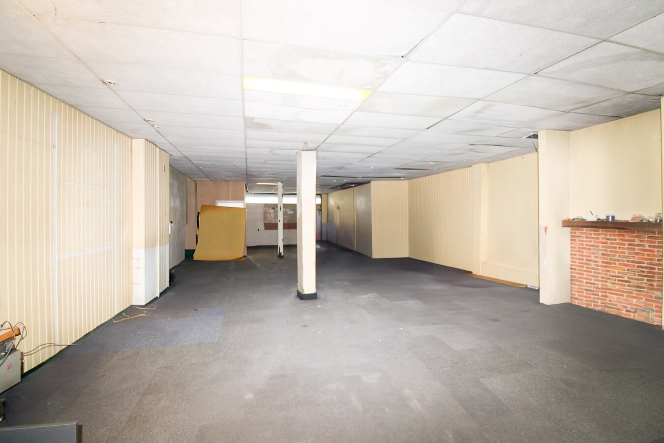 Investeren in het hart van Sint-Niklaas: Veelzijdig handelshuis met uitbreidingspotentieel in bruisend centrum te koop 