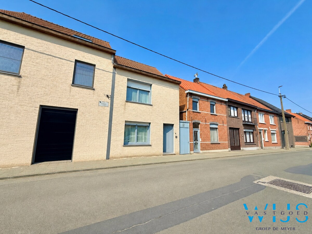 Instapklare woning met 3 slaapkamers in het hart van Bassevelde 