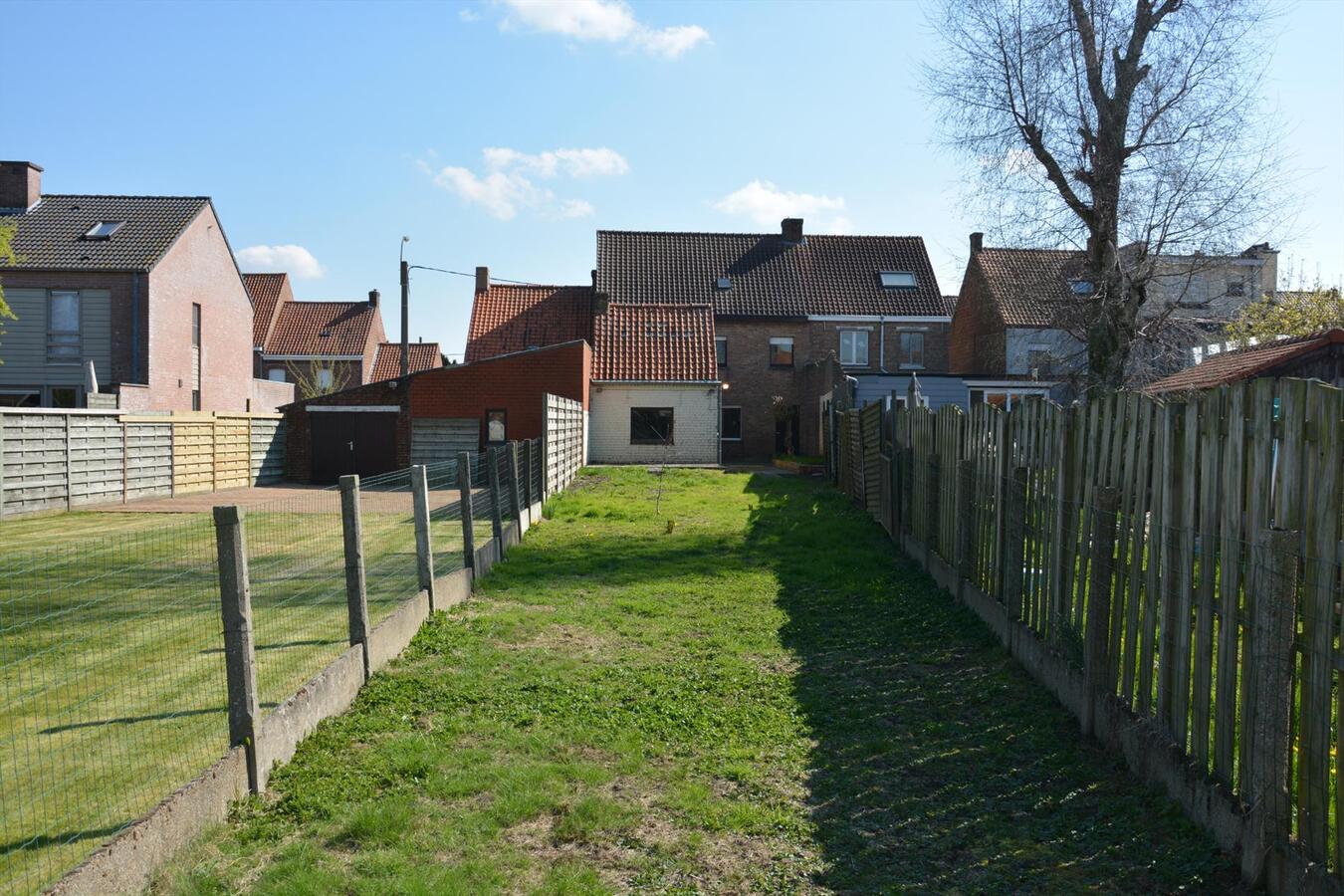 Ruime centraal gelegen rijwoning 