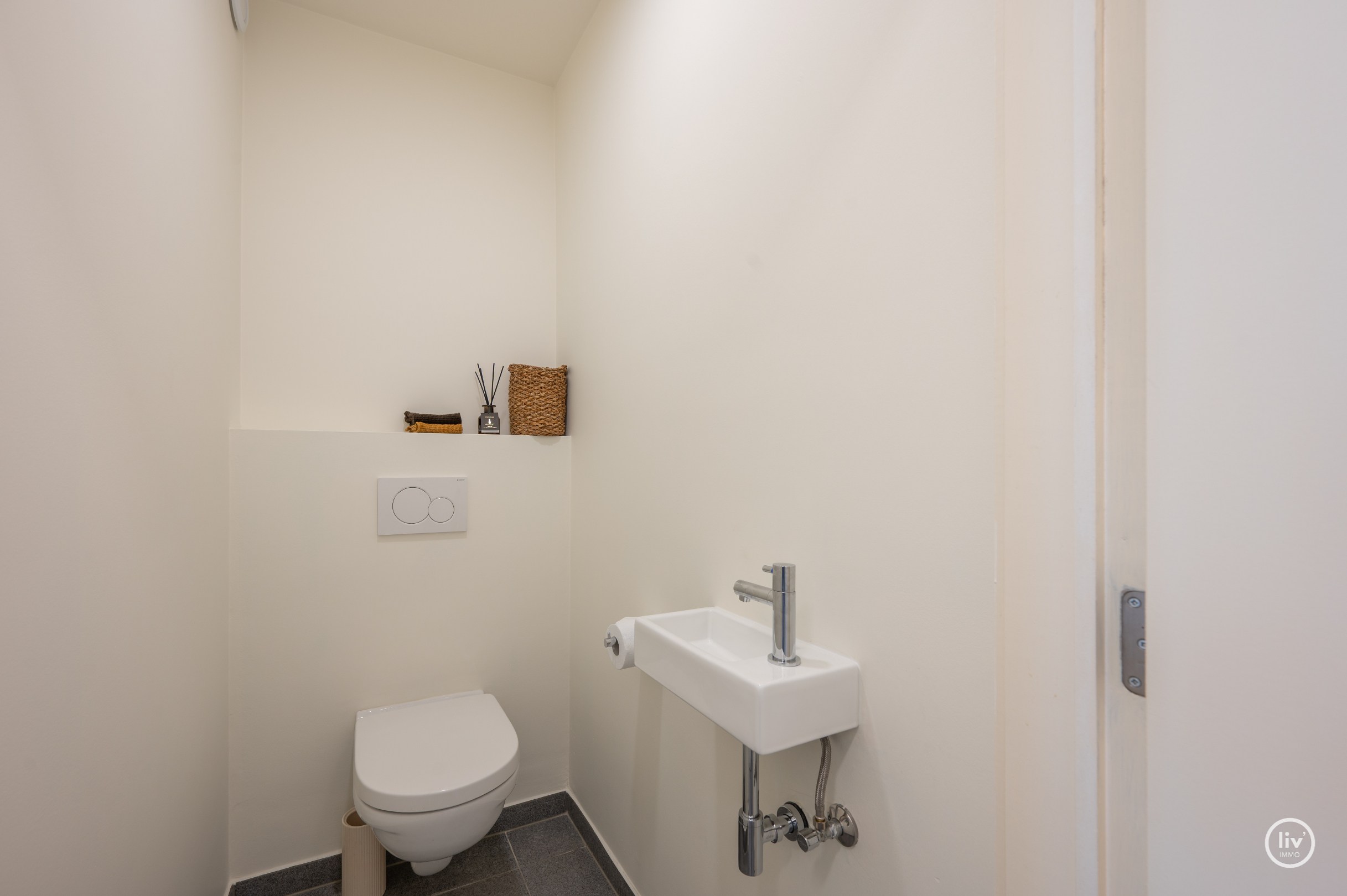 Centraal gelegen 2-kamer appartement met zuidgericht terras op de Lippenslaan. 