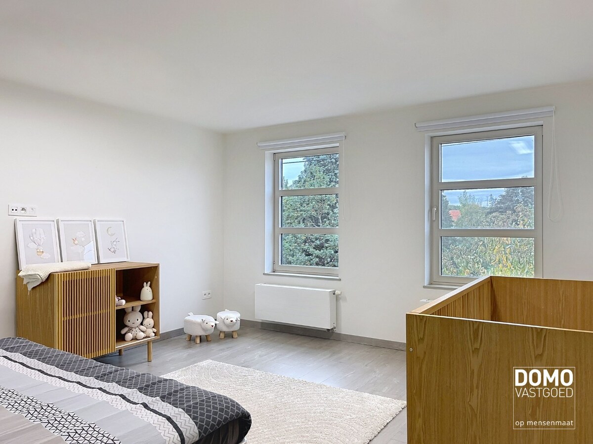 INSTAPKLARE GEZINSWONING MET 3 (MOGELIJK 4) SLAAPKAMERS EN EPC - LABEL A TE NEEROETEREN 