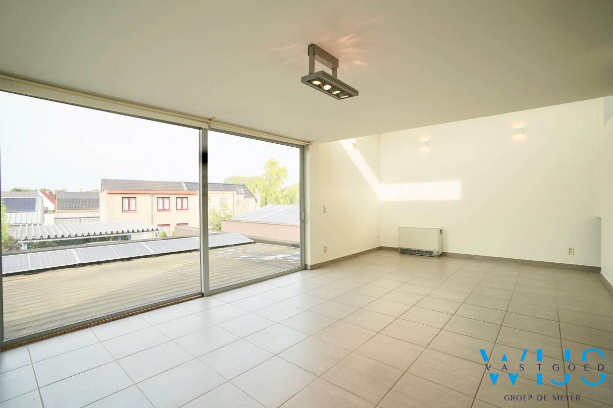 Uniek lichtrijk tweeslaapkamerappartement in hartje ERTVELDE! 