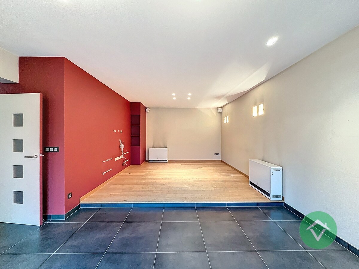 Handelspand met woonst op topligging in Gistel 