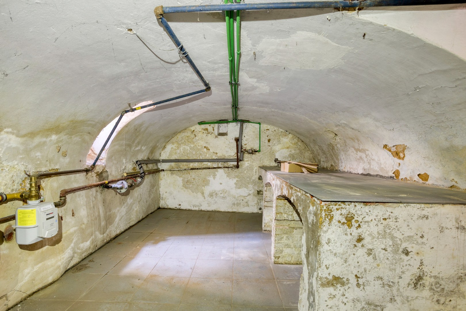 TE RENOVEREN WONING met 2 woonéénheden en tuin – 1640 SINT-GENESIUS-RODE 