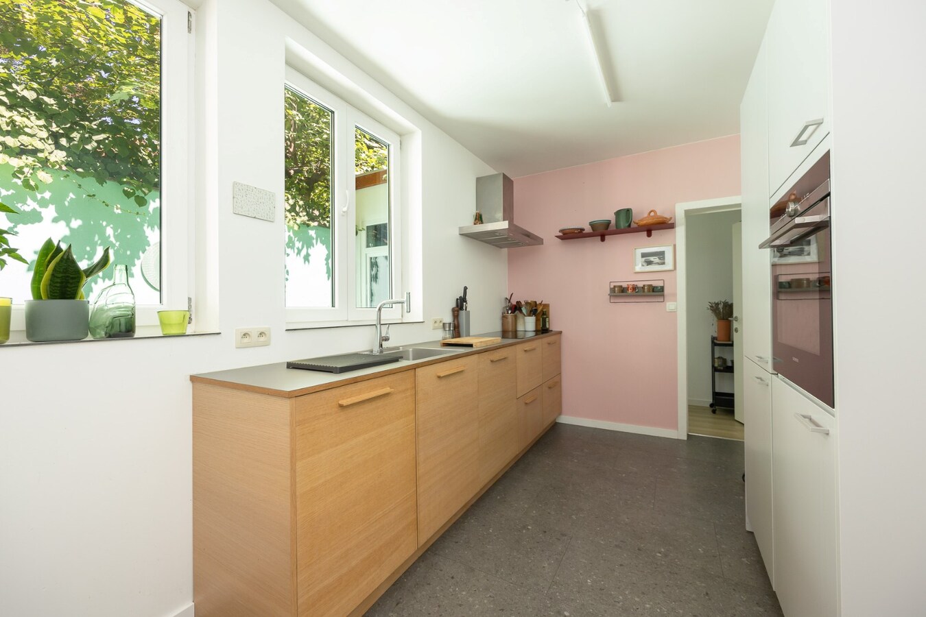 Gerenoveerd gelijkvloers appartement met stadstuin! 