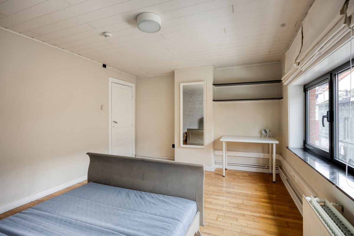 Woning met 4 slaapkamers, 2 badkamers, terras in centrum Leuven ! – EPC 187 kWh/m² - bewoonbare opp. 184m² 