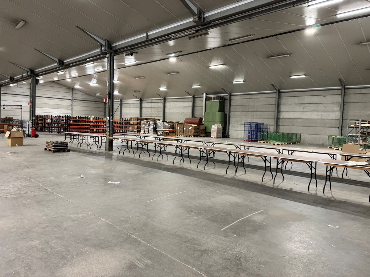 Loods met burelen te huur te Koekelare 