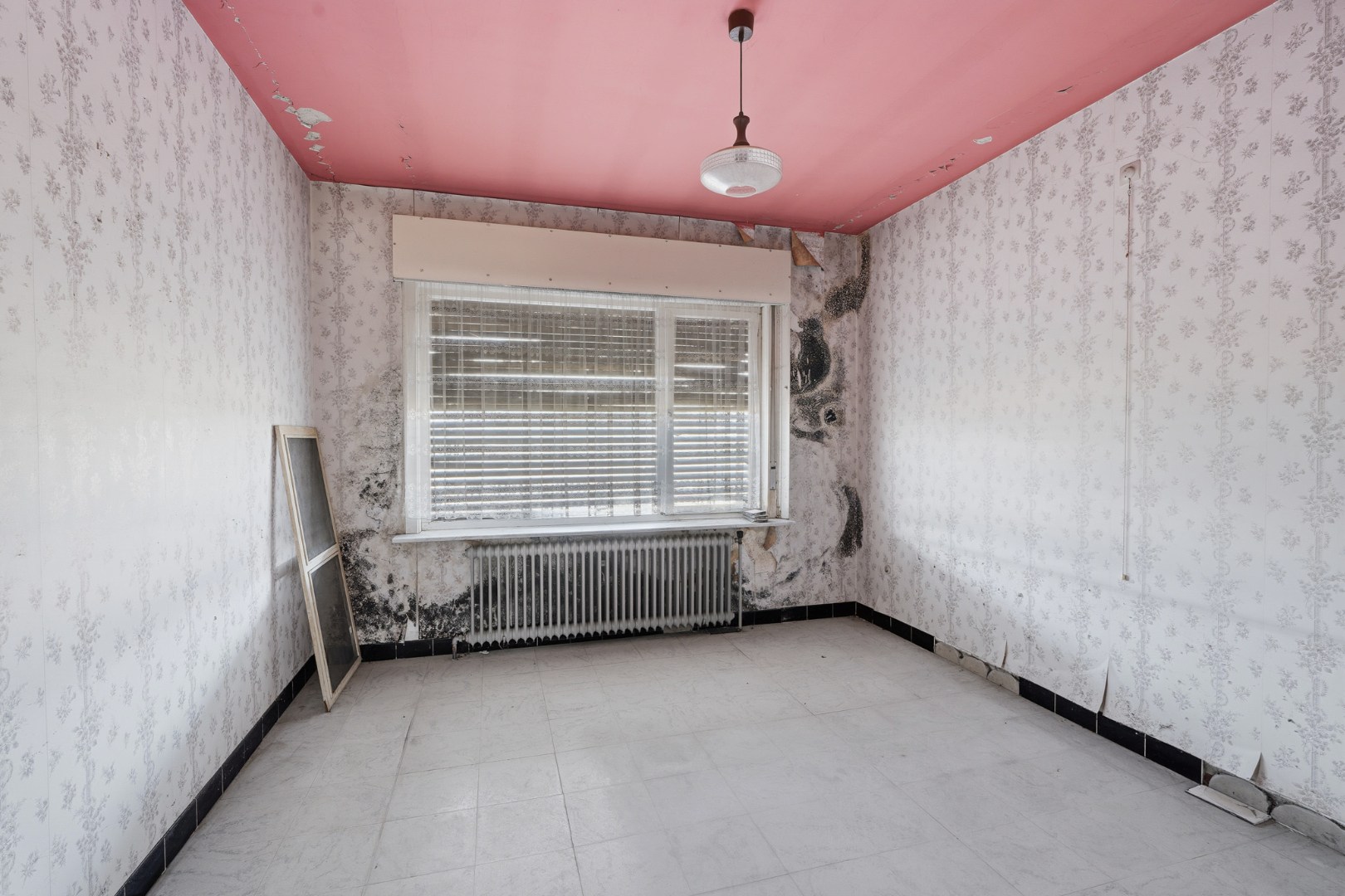 Hoeve "De Roeste Scheure" op een perceel van ca. 12.762 m² te Zedelgem 