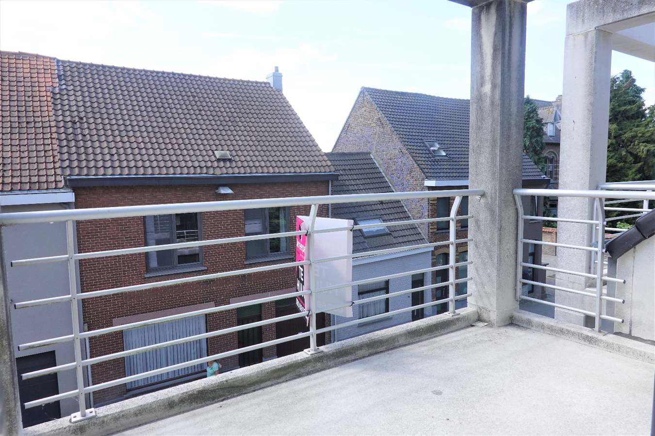 Appartement met autostaanplaats, fietsenberging en terras 