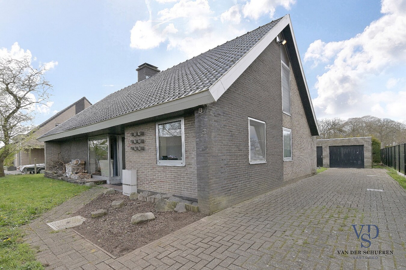 Tijdloze villa in residentiële wijk te Nazareth. 