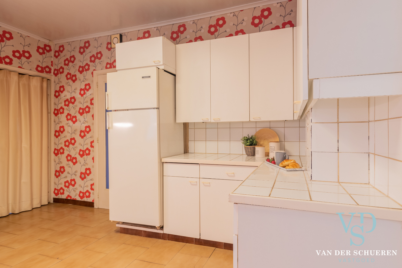 Bungalow met bijgebouw. 