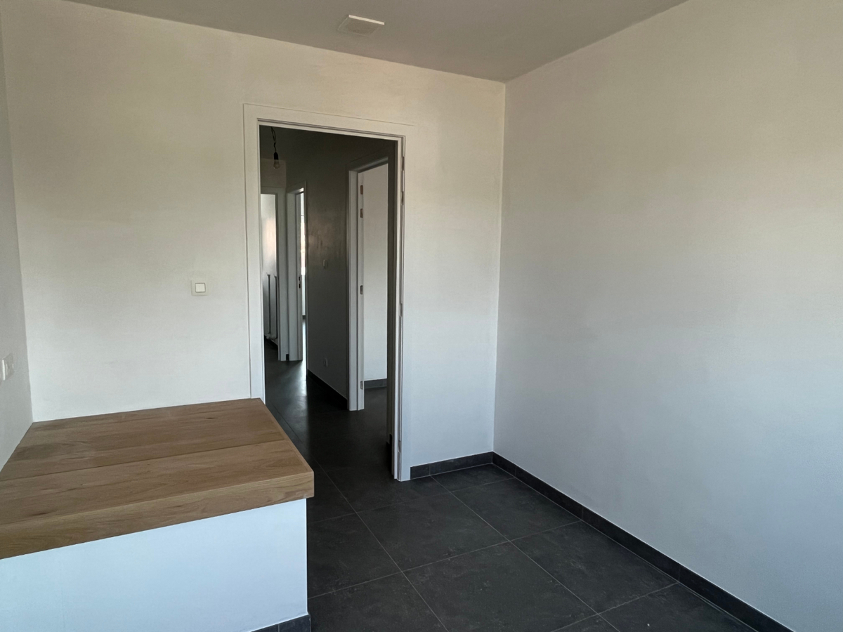 Moderne, hoogwaardige half open bebouwing te Eke ! 