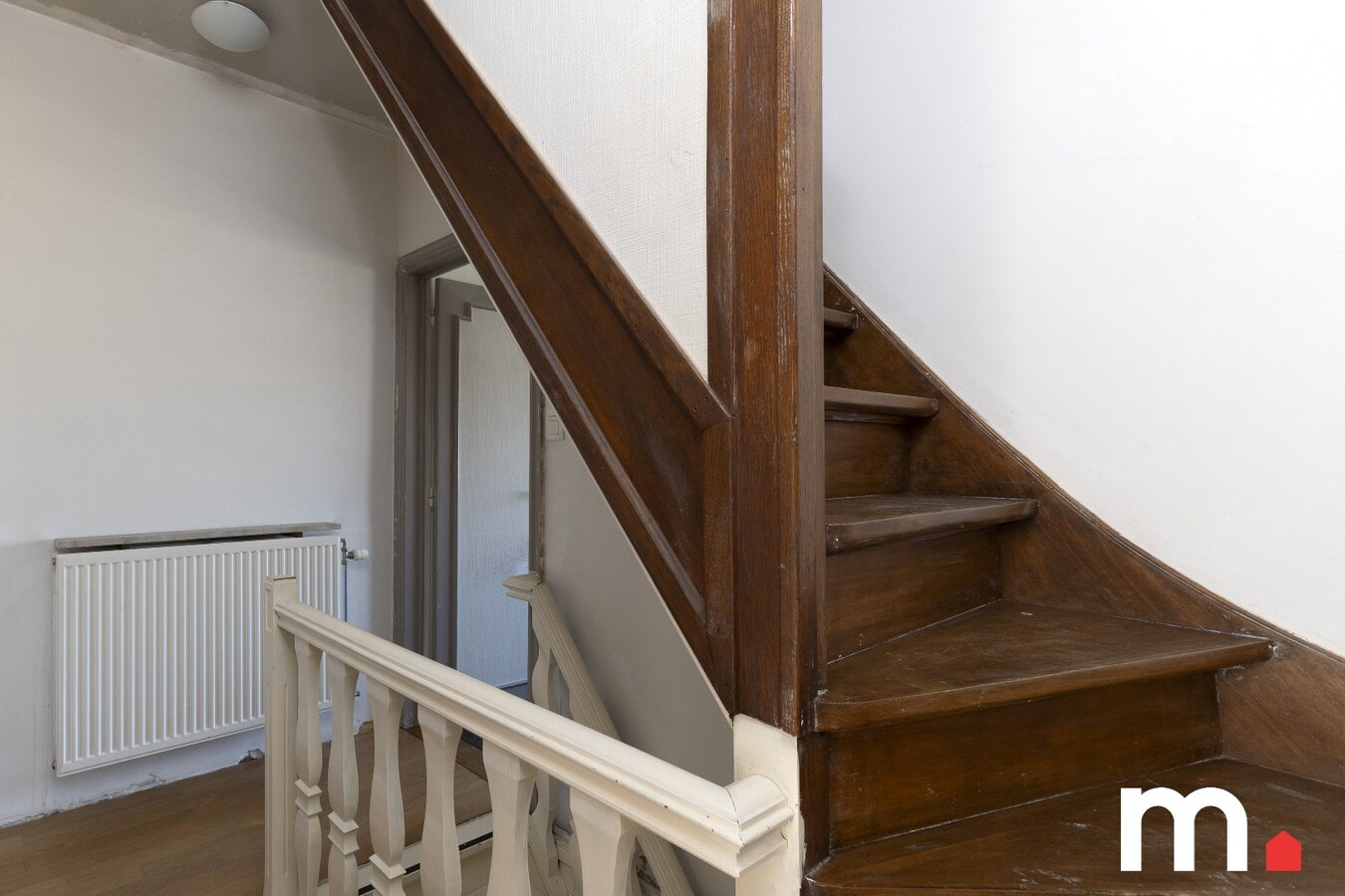 Woning te Kortrijk nabij het centrum met garage op TOPLOCATIE ! 
