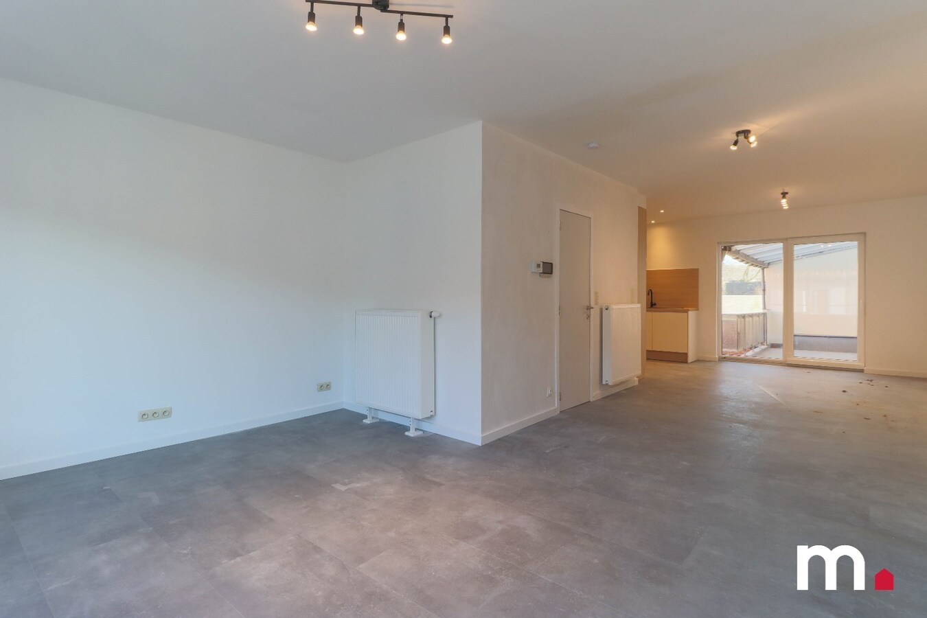 Ruim gerenoveerd appartement op een goede ligging voorzien van alle comfort ! 