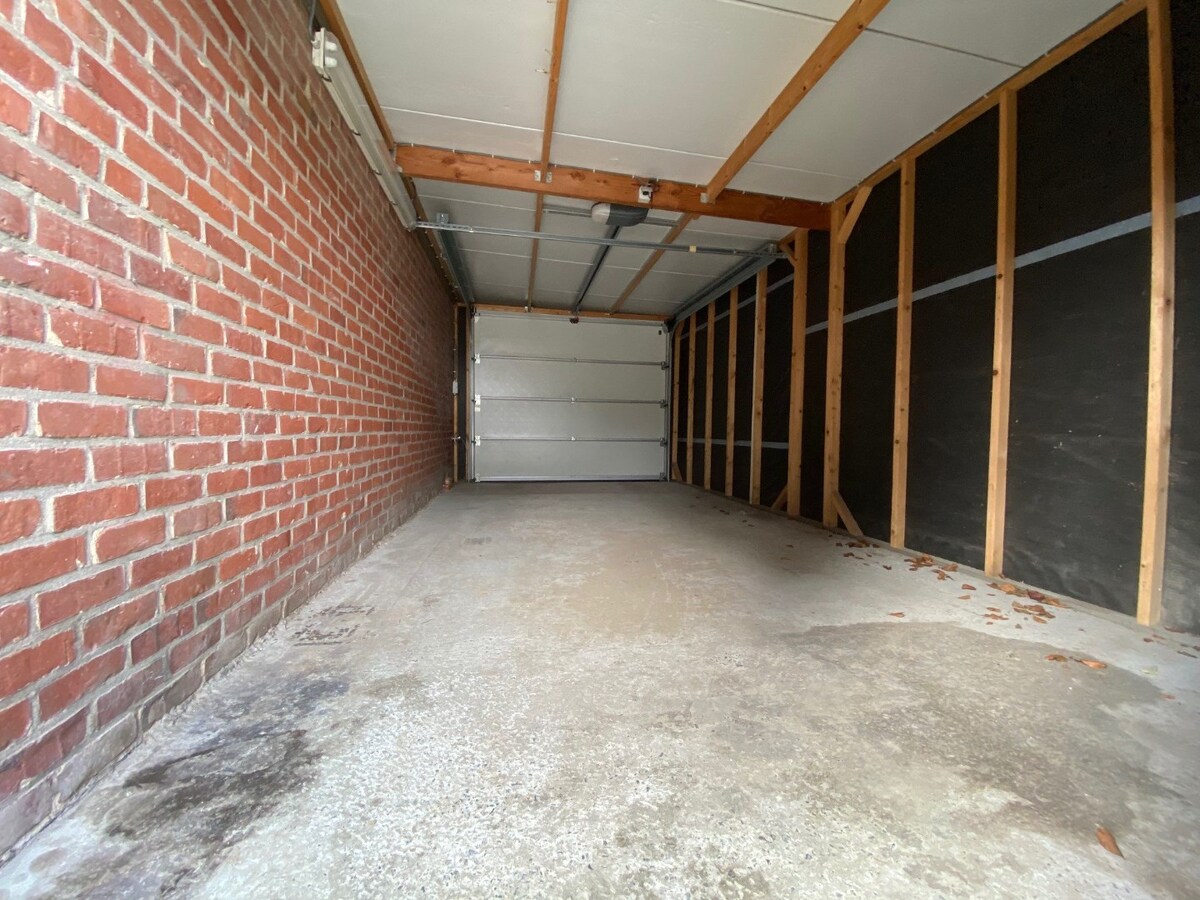 Woning met 2 slaapkamers en garage te Moorslede 