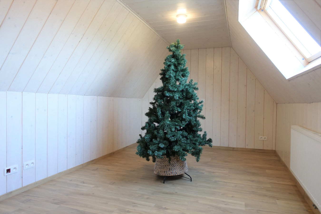 Sublieme gerenoveerde hoekwoning op rustige ligging 