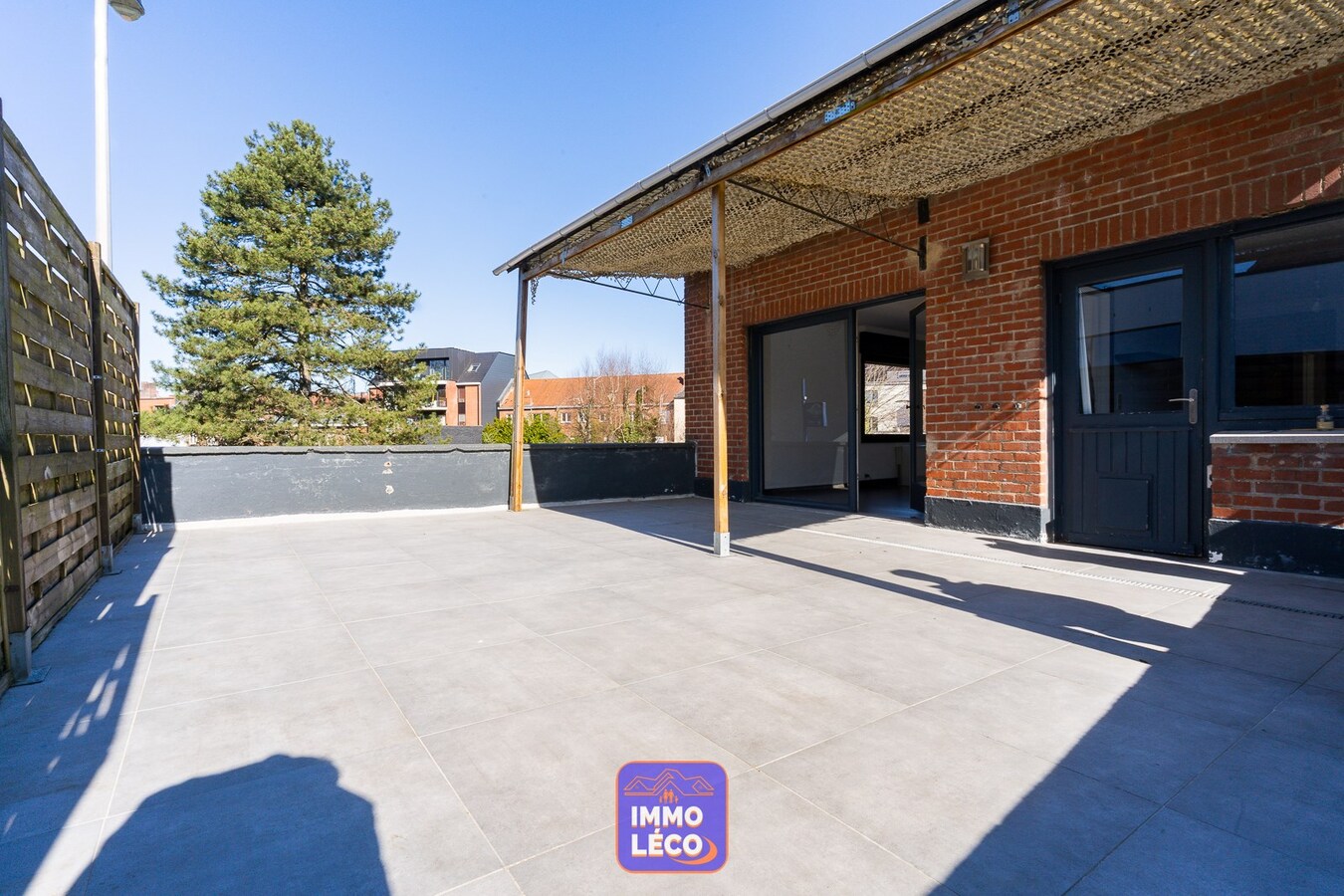 Appartement avec 5 garages, proche de la gare, IDEAL INVESTISSEURS 