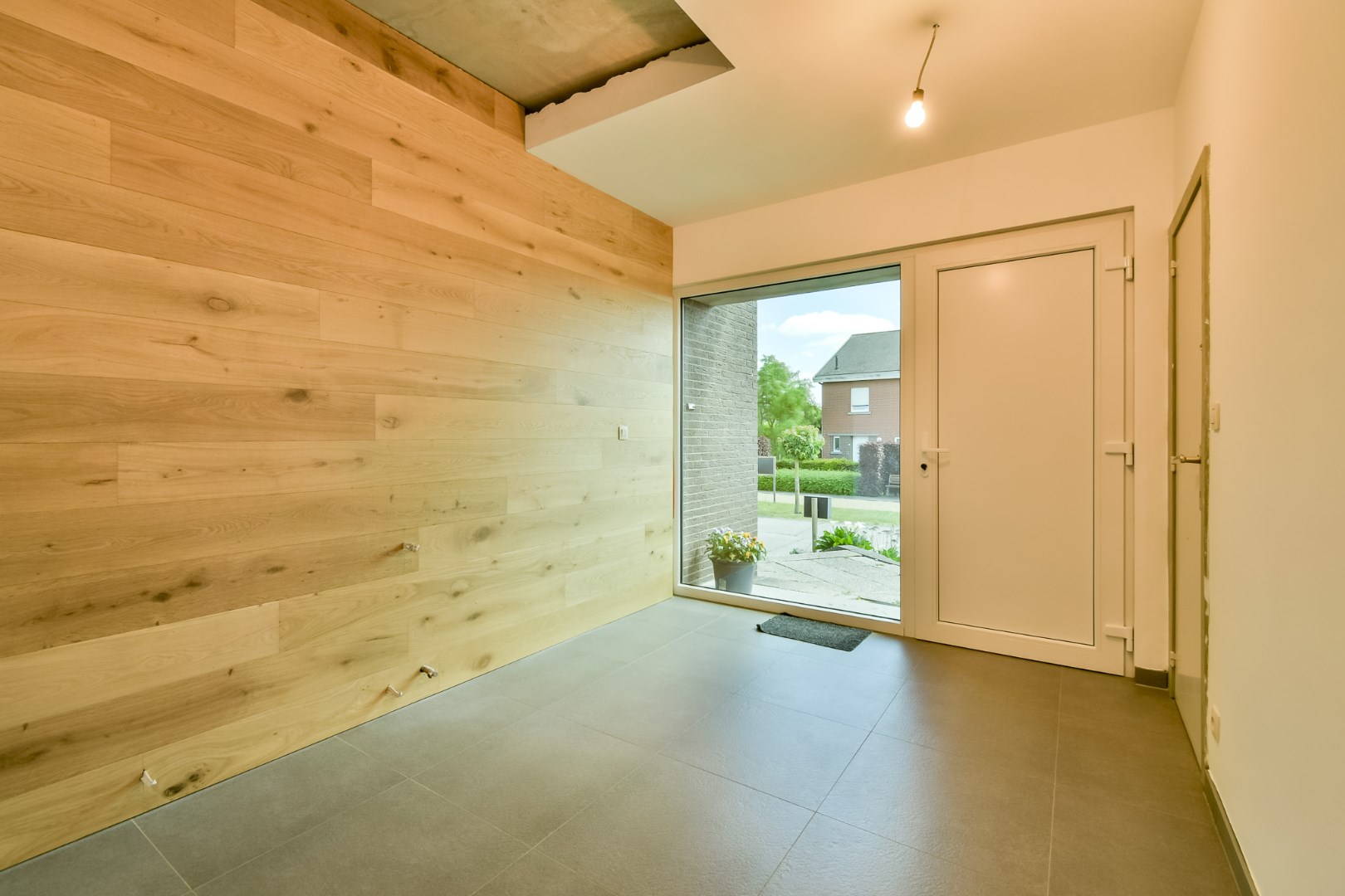 Licht en ruim wonen in Hooglede: instapklare woning! 