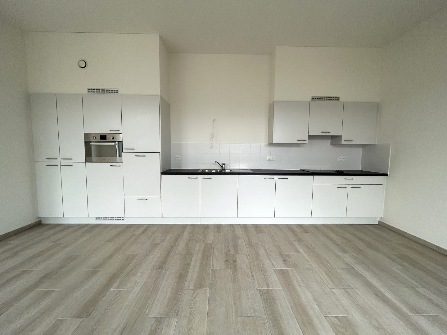 Instapklare assistentiewoning met 2 slaapkamers op TOP-locatie in Geel 