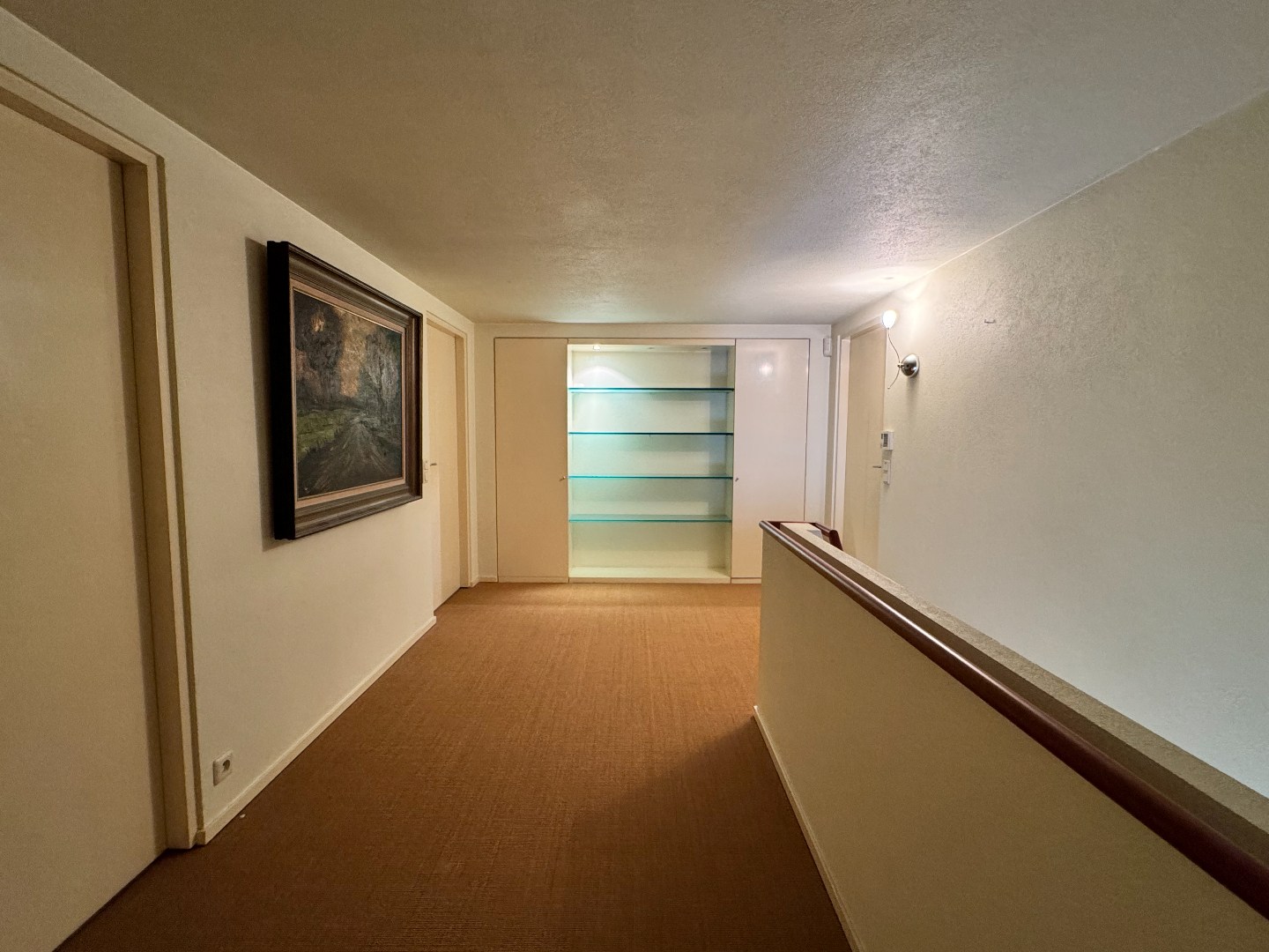 Ruime woning met loods en landbouwgrond op groene locatie nabij Waregem. 