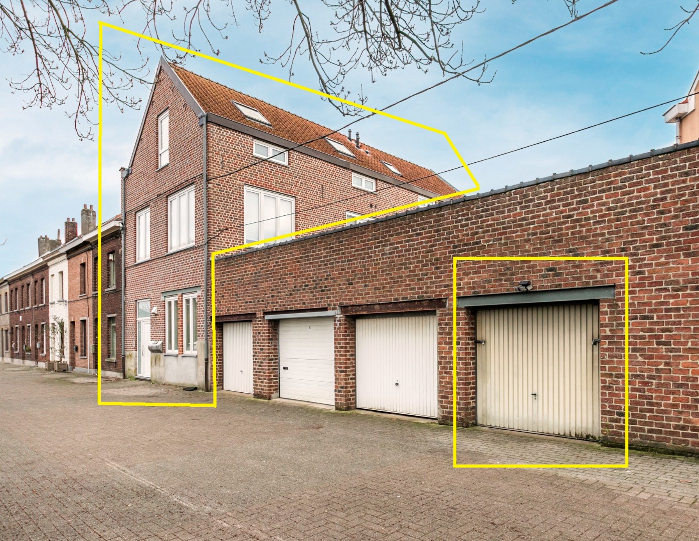 Opbrengsteigendom te koop met 3 app (+-100m²) én garagebox 
