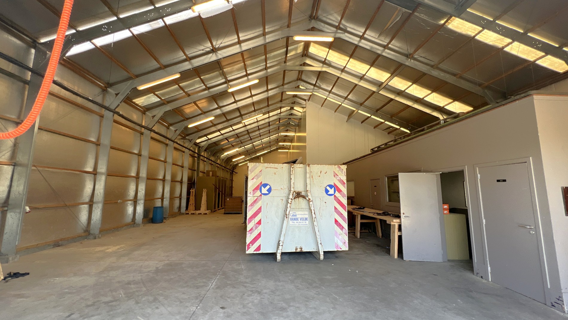 Loods te huur nabij N9 in Lievegem