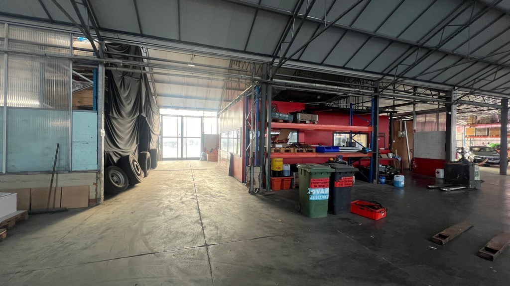 Bedrijfsgebouw te huur op zichtlocatie langs Brusselsesteenweg in Merelbeke-Melle