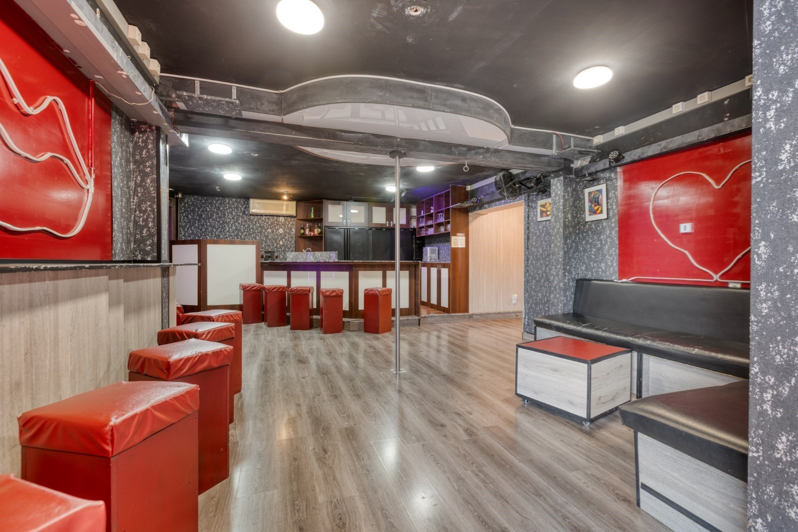 Handelshuis met tal van mogelijkheden in Geel 